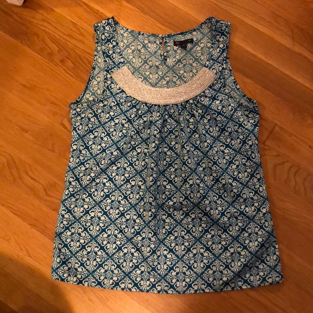 Gap sleeveless top with silver bib type decor